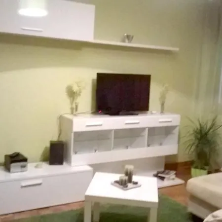 Spacious In - 110 M² With Terrace View Seia