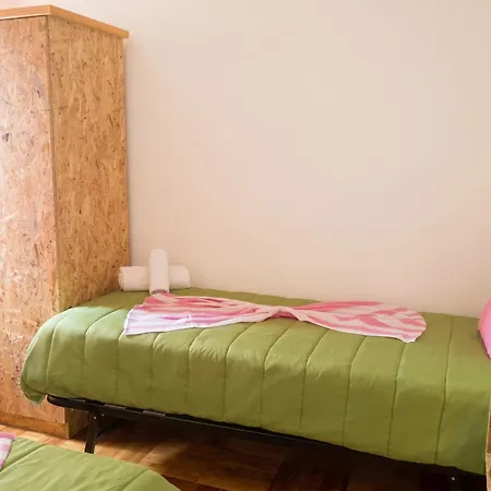 Spacious In - 110 M² With Terrace View Seia