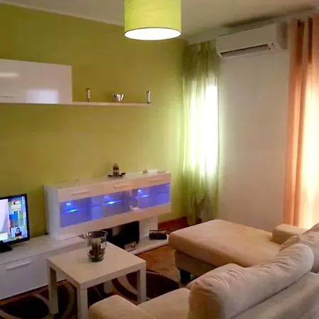 Spacious In - 110 M² With Terrace View شقة سيا